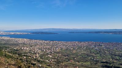 Kaštela'da 6.580 m² imarlı arsa, K- ticari bölge