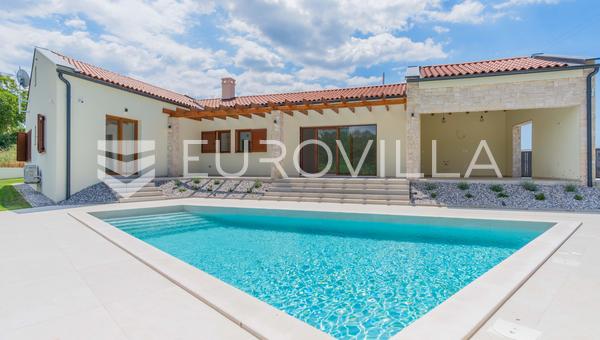 Istrien, Tinjan, einstöckiges Haus mit beheiztem Pool
