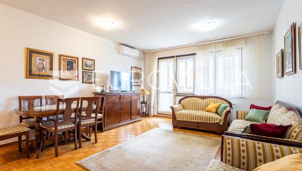 Split, Sucidar, en fremragende treværelses lejlighed med et samlet areal på 84 m²