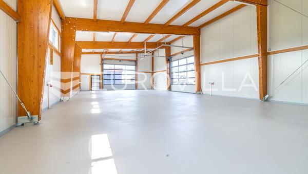 Zaprešić, Prigorje Brdovečko, zona industrial, pavilhão de produção e vendas com 510 m2