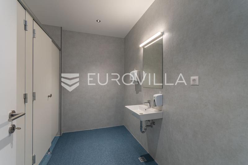 Gornji Kneginec, 327 m² Espacio de oficina dentro de un edificio comercial - 10