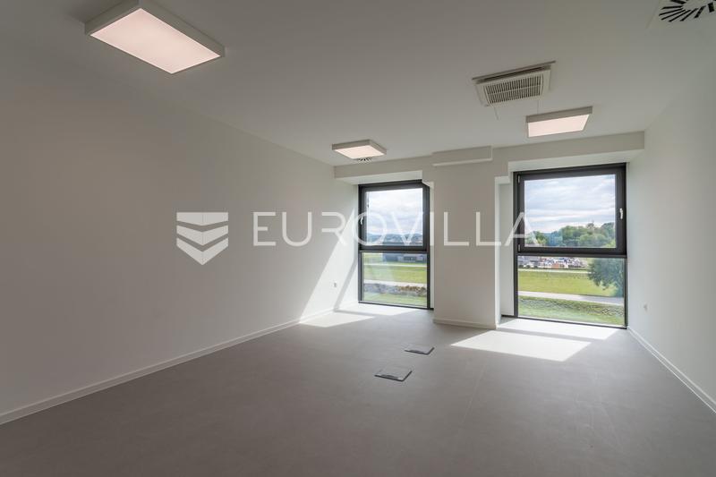 Gornji Kneginec, 327 m² Espacio de oficina dentro de un edificio comercial - 6
