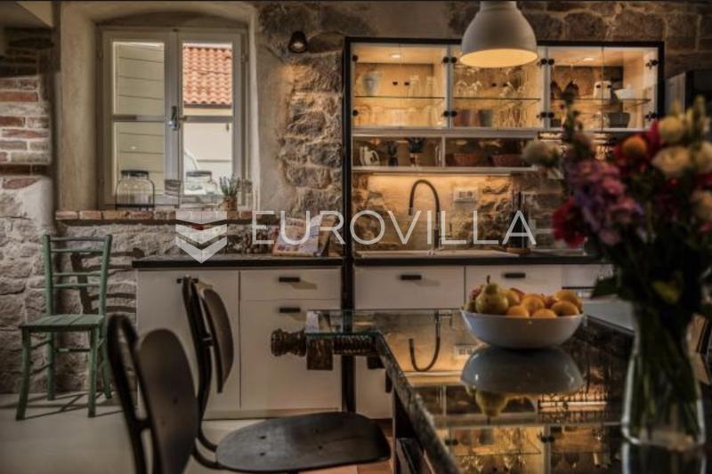 Split, Varoš, kamena villa za kratkoročni najam, 1.11.2026. do 1.5.2027. - 2