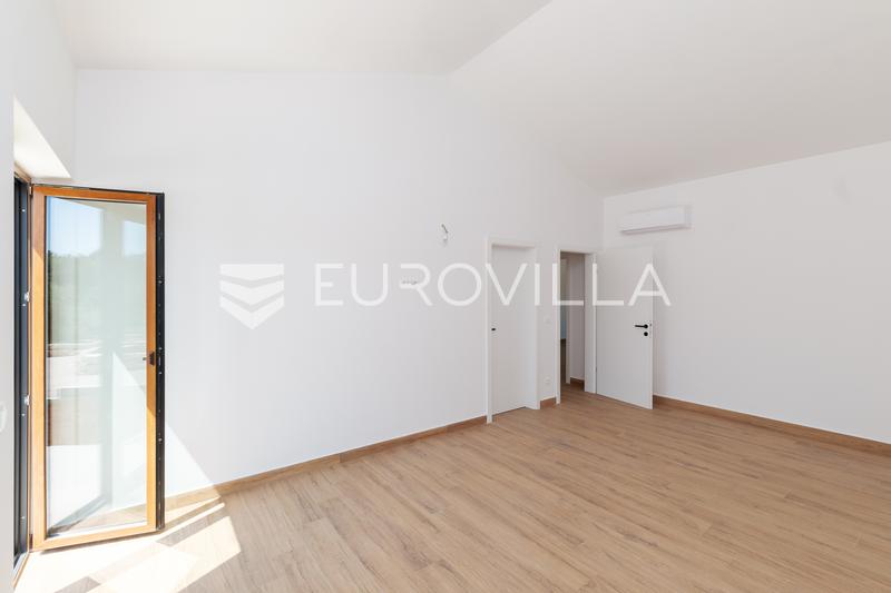 Istra, Majkusi, luksuzna novogradnja z bazenom na parceli 868 m² - 22