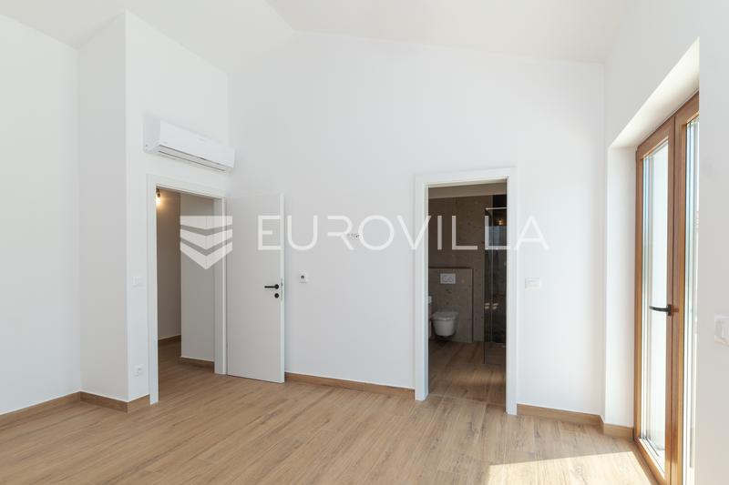 Istra, Majkusi, luksuzna novogradnja z bazenom na parceli 868 m² - 18
