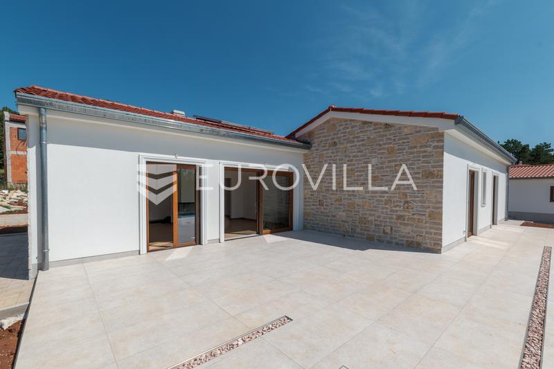 Istra, Majkusi, luksuzna novogradnja z bazenom na parceli 868 m² - 10