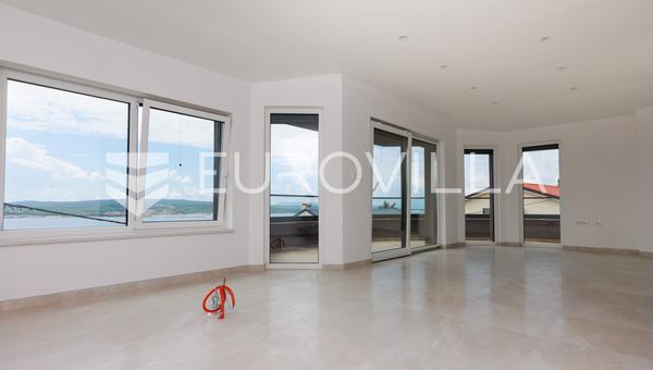 Crikvenica, háromszobás lakás 68 m² hasznos alapterülettel, tágas terasszal és parkolóval