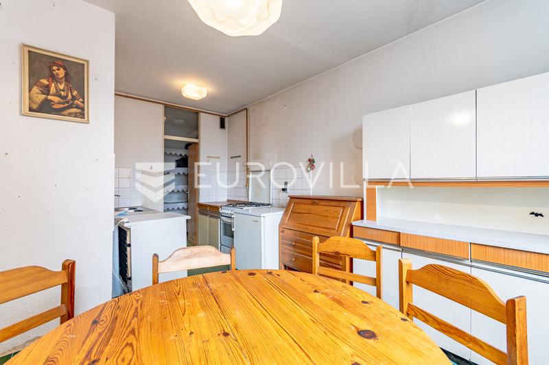 Varaždin, Centar, trosoban stan na izvrsnoj lokaciji površine 76 m²