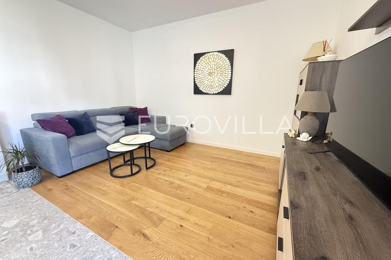 Pula, Centrum - wynajem długoterminowy nowoczesnego, dwupokojowego apartamentu z parkingiem. Powierzchnia 65,83 m², winda, umeblowane, wysoki standard - 6