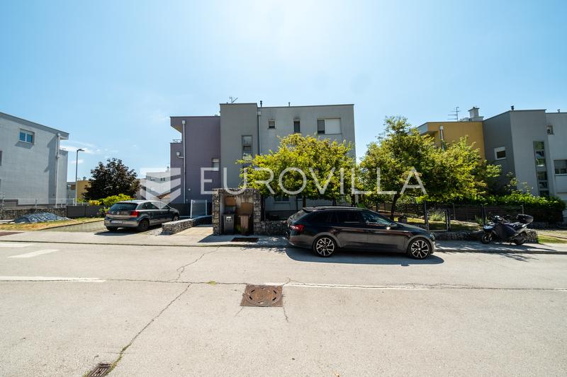 Zagreb, Gornji Stenjevec, prekrasan stan 100 m² s 2 parkinga i spremištem - 17