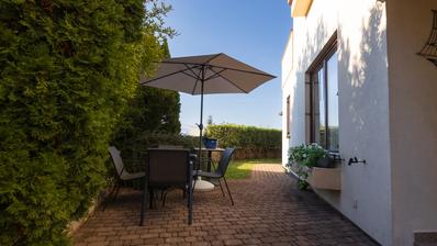 Krk, Malinska, trosoban stan 72 m² s privatnom okućnicom od 96 m² i parkingom