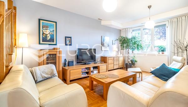 Zaprešić, Attraktivt hus i canadisk stil, 180 m², med en smukt anlagt have