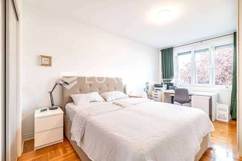 Zaprešić, Attraktivt hus i canadisk stil, 180 m², med en smukt anlagt have - 18