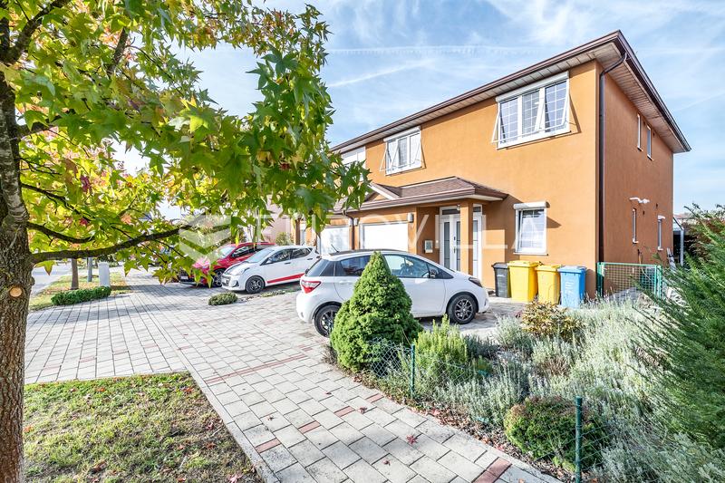 Zaprešić, Attraktivt hus i canadisk stil, 180 m², med en smukt anlagt have - 7