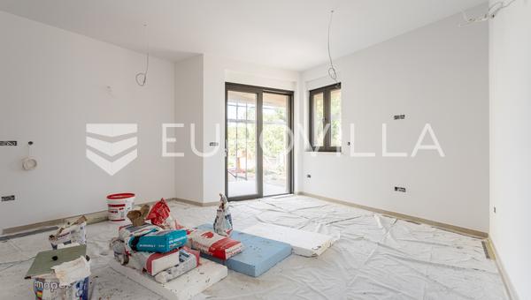 Sevid, apartamento de um quarto no rés-do-chão com lugar de estacionamento, área 46,30 m²