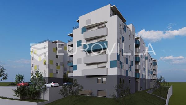 Split, Mejasi, råt erhvervslokale i råhus-tilstand med et samlet areal på 188 m2.