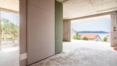 Trogir, Ciovo, appartement de deux chambres avec vue sur la mer et place de parking