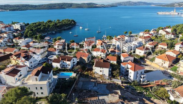 Trogir, Ciovo, toværelses lejlighed med havudsigt og parkeringsplads