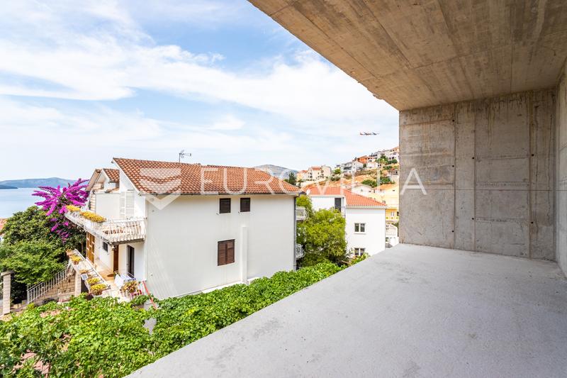 Trogir, Ciovo, Zweizimmerwohnung mit Meerblick und Parkplatz - 9