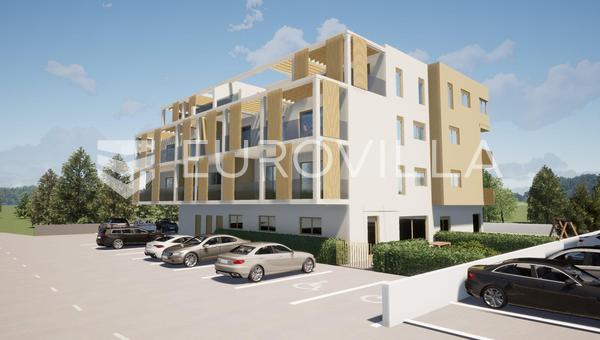 Parenzo, Torre - attico con piscina esterna e un'irresistibile vista mare.