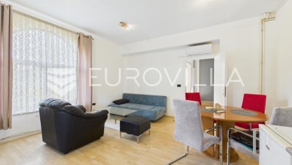 Viskovo, Sroki'de, 54 m² büyüklüğünde, eşyalı ve otoparklı daire