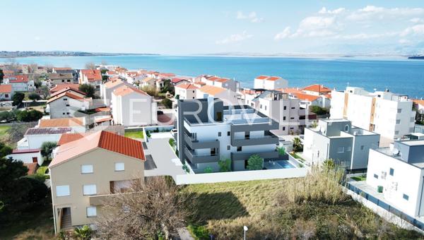 Nin, moderno trilocale con piscina in una posizione eccellente