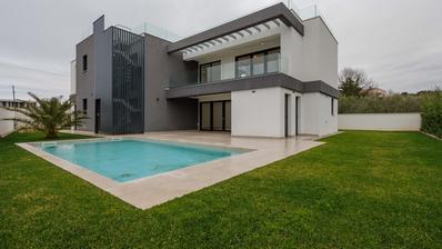 Istra, Pomer, unikatna, moderna villa 20 m od mora 322 m²