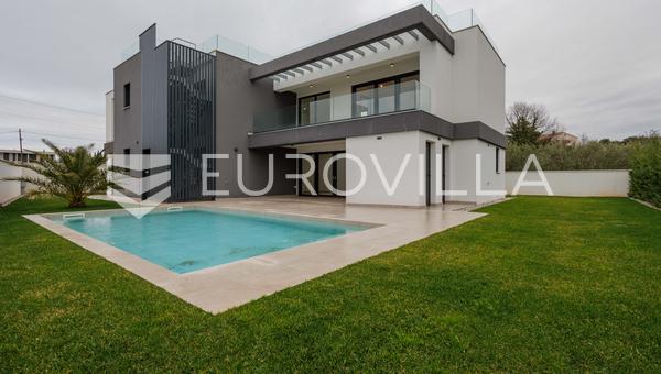 Istrien, Pomer, unik, moderne villa 20 m fra havet, 322 m²
