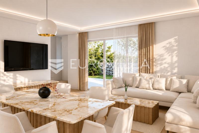 Mesto Cres, Centrum, luxusný dvojizbový byt s rozlohou 109 m², vynikajúca poloha - 7
