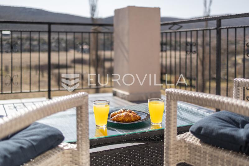 Région de Solin, authentique villa en pierre avec piscine - 24