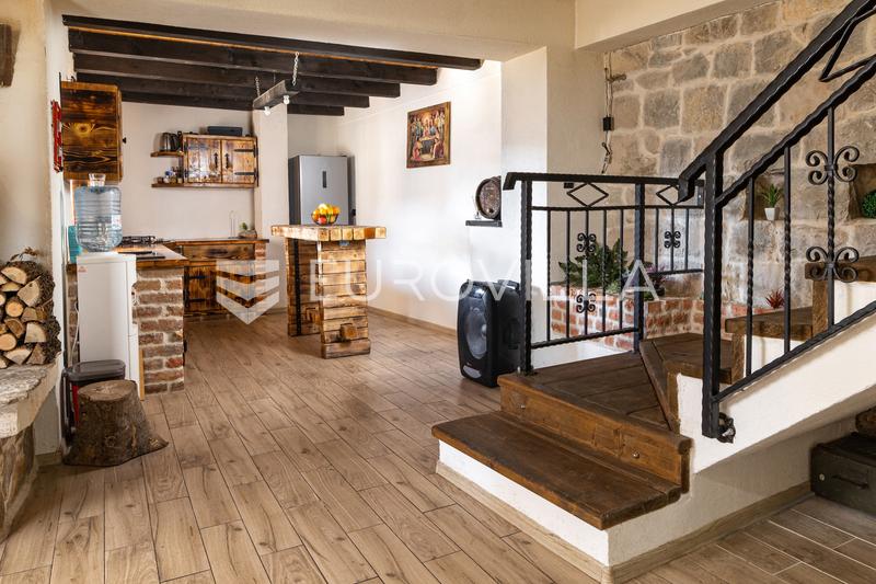 Région de Solin, authentique villa en pierre avec piscine - 33