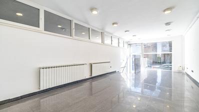 Zagreb, Kustosija, espace commercial de plain-pied de 54 m² avec parking