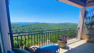 Korcula, Cara - Remontoitu talo panoraamanäkymillä