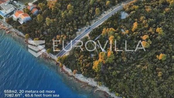 Zadar, Petrcane, terreno para construção 658 m², a apenas 20 m do mar, localização excepcional