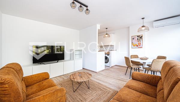 Zagreb, Siget, Newly renovated three-room apartment 54 m² on 2nd floor with elevator