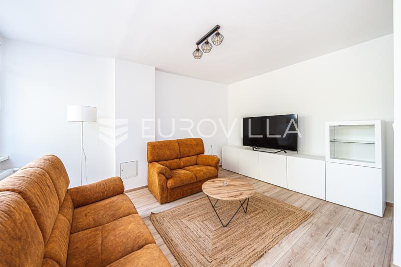 Zagreb, Siget, Newly renovated three-room apartment 54 m² on 2nd floor with elevator - 2