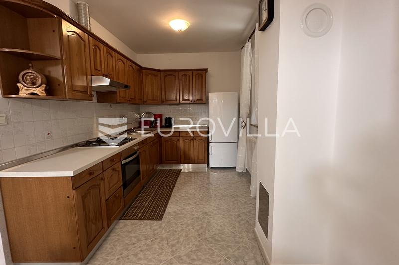 Istra, Poreč, prostrana prizemnica 186m2 dostupna za dugoročni najam