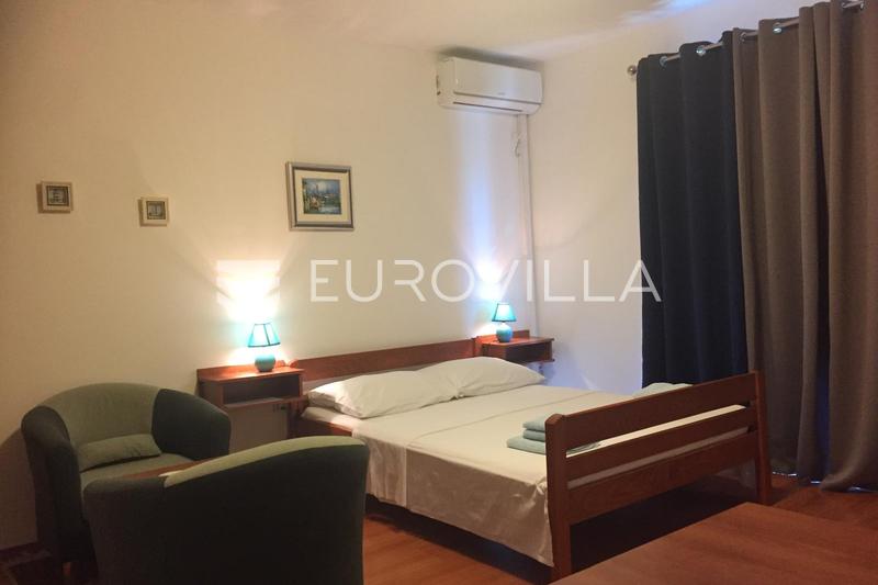 Rab, Barbat, Új építésű, Apartmanház 12 lakással, tengerre néző kilátással, 250 m-re a strandtól - 8