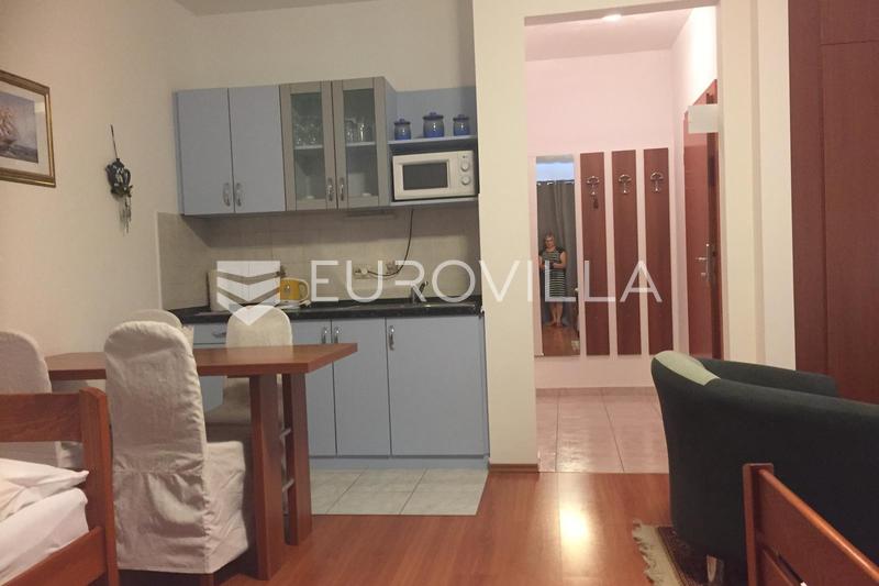 Rab, Barbat, Új építésű, Apartmanház 12 lakással, tengerre néző kilátással, 250 m-re a strandtól - 7