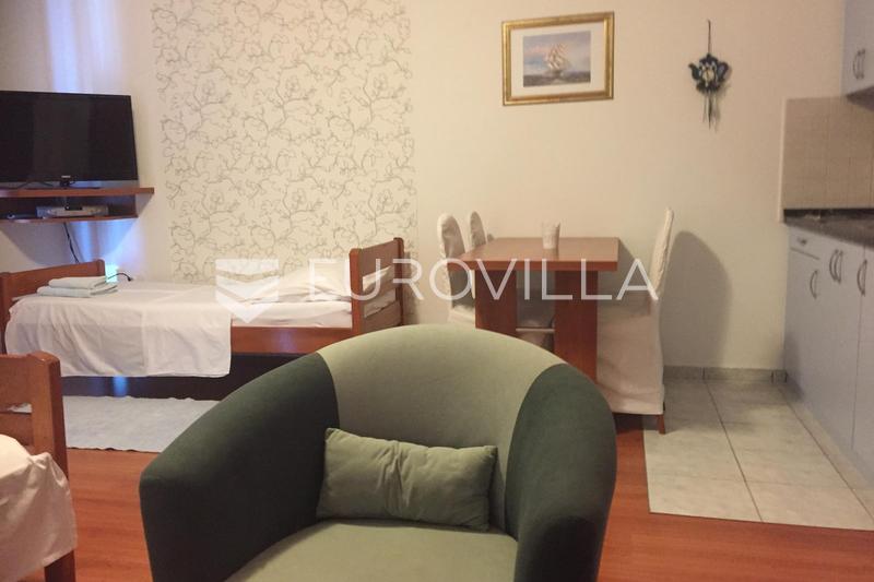 Rab, Barbat, Új építésű, Apartmanház 12 lakással, tengerre néző kilátással, 250 m-re a strandtól - 9