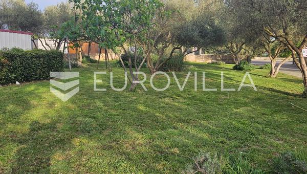 Zadar, Murvica, terreno edificable de 600 m² en una ubicación privilegiada