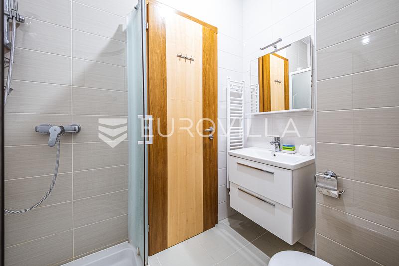 Zagreb, Petrova, hermoso apartamento de 3 habitaciones en un edificio nuevo, 121 m², dos plazas de garaje. - 9