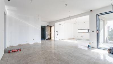 Rogoznica, Zečevo Rogozničko, moderan trosoban stan na 1. katu