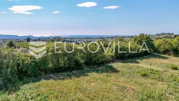 Ístria, Vodnjan, terreno edificável numa localização atraente com vista para o mar.
