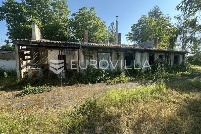 Staro Petrovo Selo - Terrain commercial de 28 476 m² avec structures existantes - 5