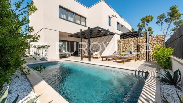 Zadar, Privlaka: Villa de luxo com design exclusivo e piscina, com área útil de 134,83 m²