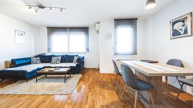 Zagreb, Bleiweisova, smuk 2-værelses lejlighed, boligareal 55 m², parkeringsplads