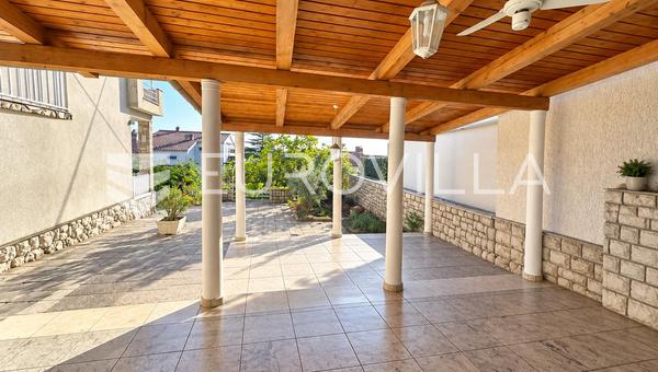 Crikvenica, Dramalj, Gelijkvloers appartement met privétuin, 100 m van de zee