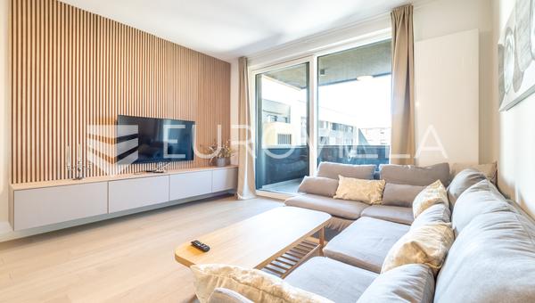 Zagreb, Heinzelova VMD, trosoban stan, neto korisne površina 82 m² garažno parkirno mjesto
