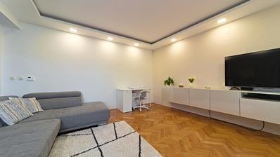 Osijek, Donji grad, trosoban stan s loggiom i garažnim mjestom